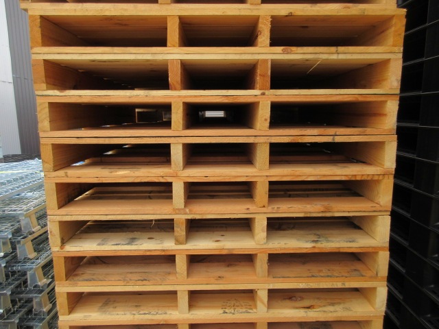 中古木製パレットセンター桁2本重量用