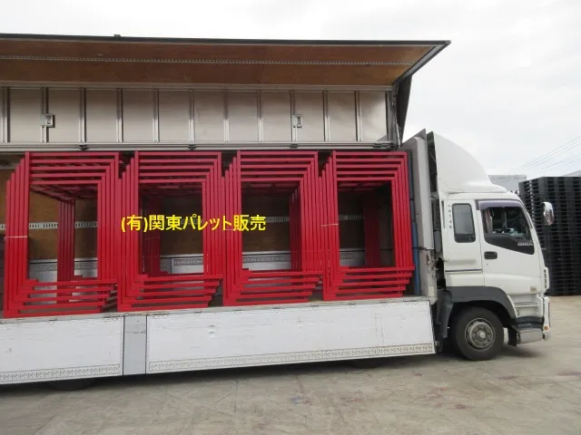 中古ネステナーパレットラック大型背高サイズの10tトラック積載例です|(有)関東パレット販売