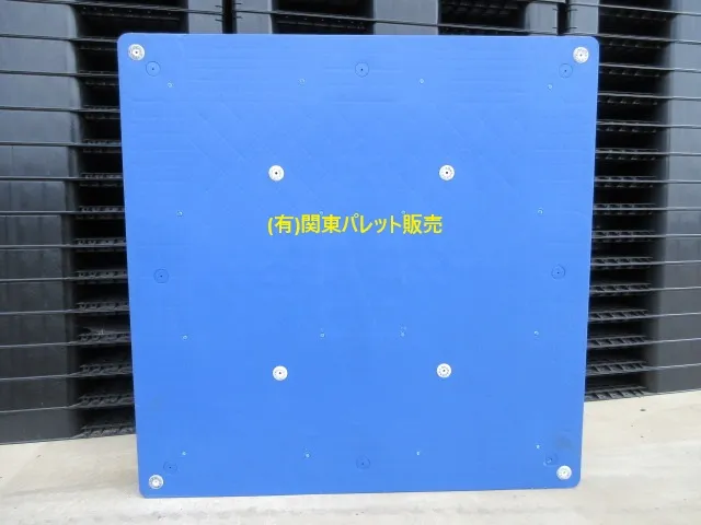 両面フラット中古プラスチックパレット1100×1100｜1100×1100格安新入荷しました(有)関東パレット販売