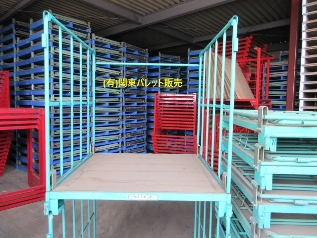 鉄柵付きラックパレット中古です。折畳み・段積でs来ます。｜(有)関東パレット販売